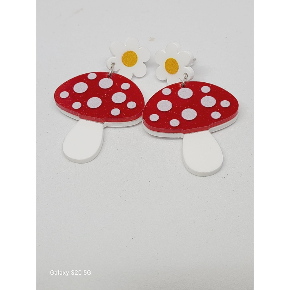 Red Mushroom Daisy Flower Acrylic Dangle Earrings Cottagecore Toadstool Studs‎ - Picture 5 of 7